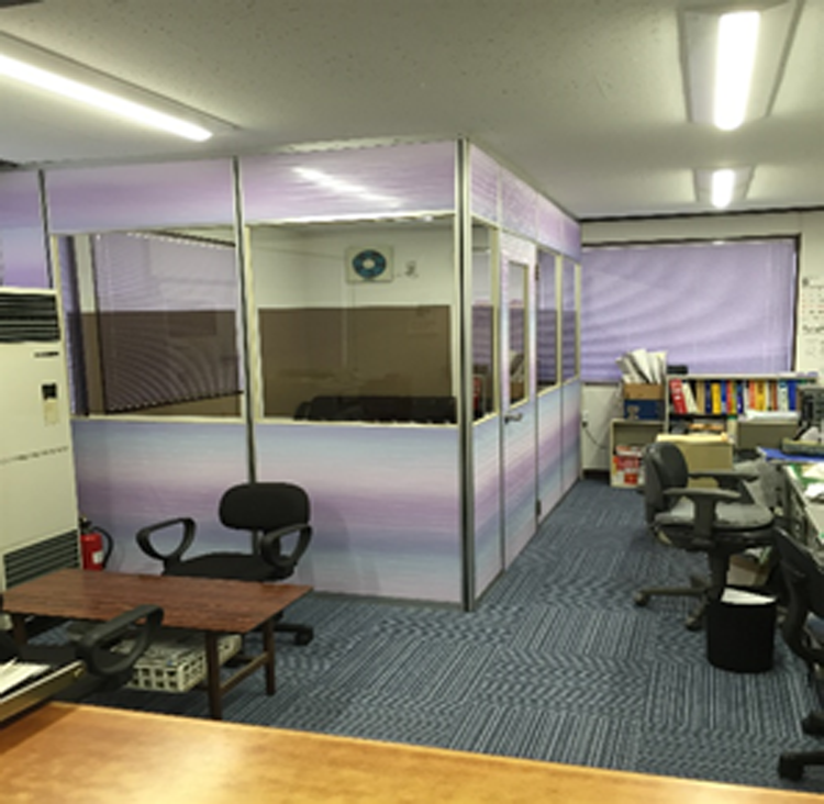 パーテーションのパネル工事